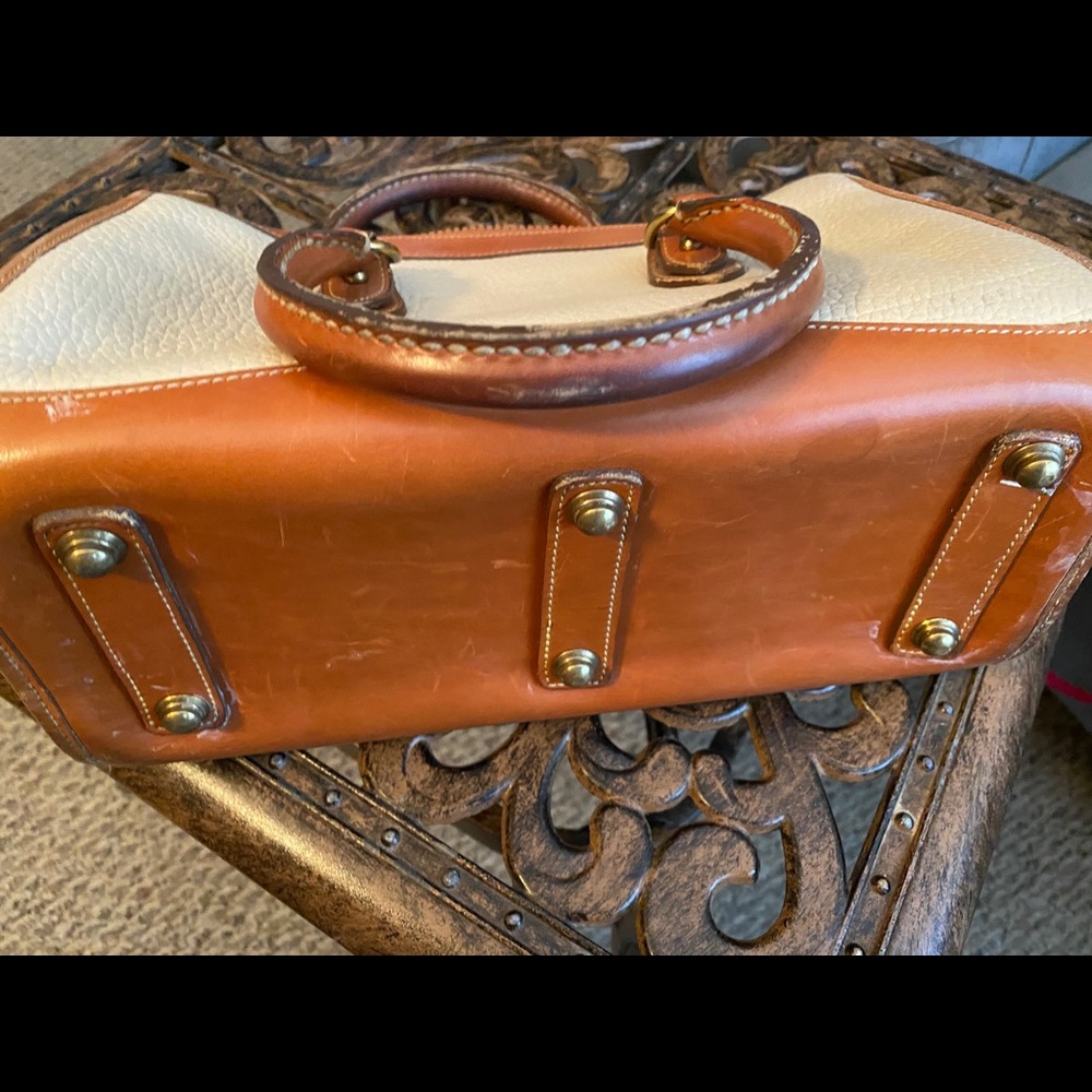 Dooney & Bourke handbag - Picture 3 of 4